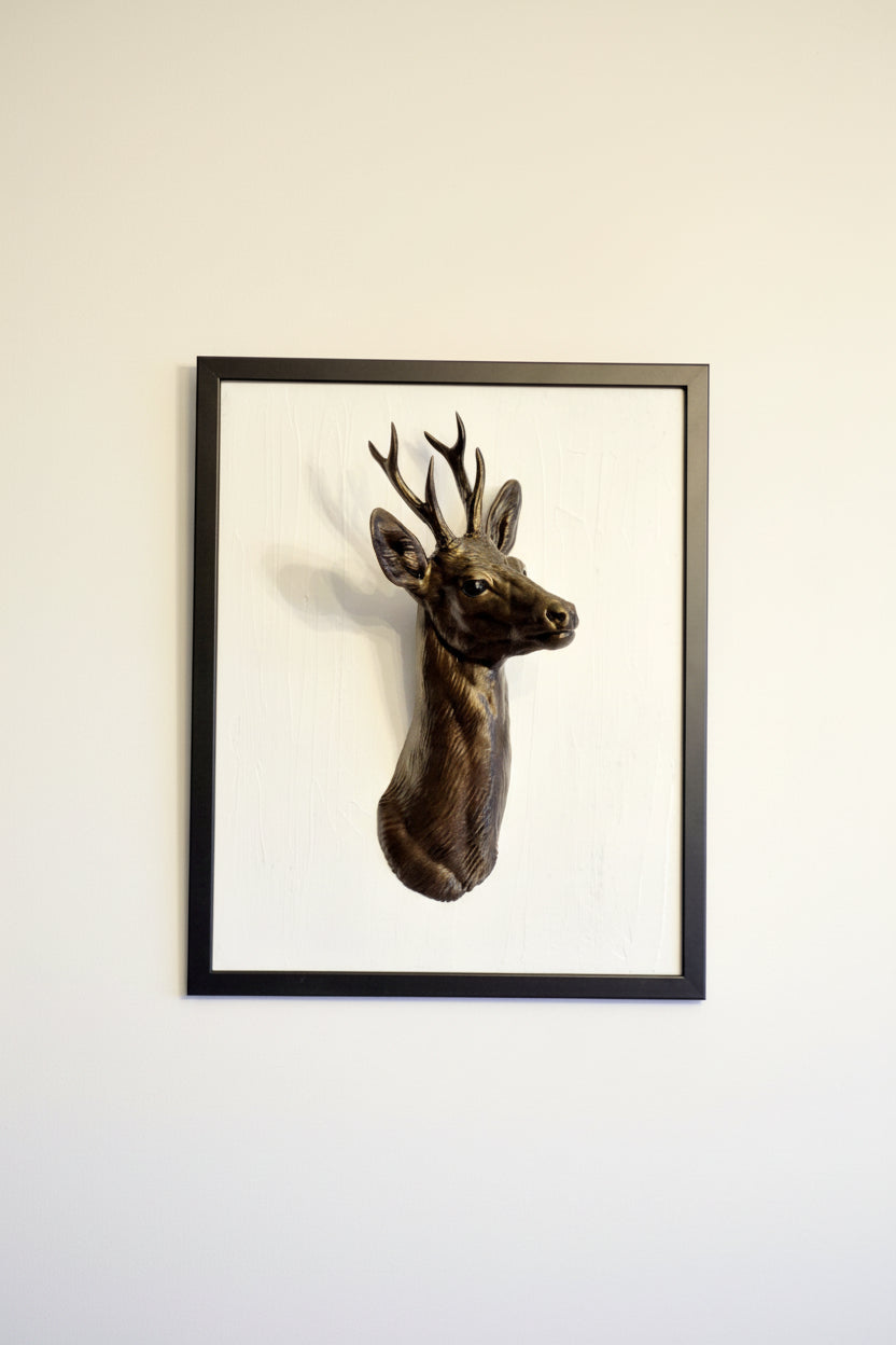 Karaca Figürlü 3 Parça Set 3D Baskı Duvar Dekoru – El Boyaması Çerçeveli Duvar Objesi (50x70 cm)